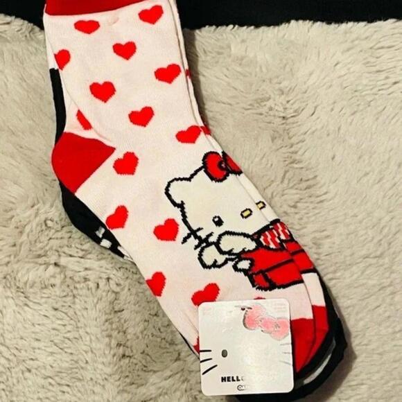 Hello Kitty Socks - Picture 2 of 7